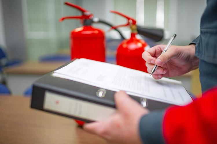 Can I Do My Own Fire Risk Assessment? UK Law Explained Can I do my own fire risk assessment? Yes - if you're competent. Learn what UK law requires, who should carry out an FRA, how to choose a competent assessor and when to hire a professional.
